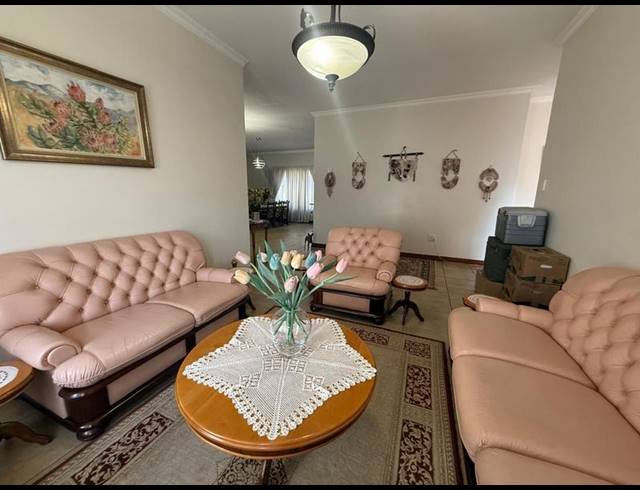 4 BEDROOM HOUSE FOR SALE IN MIDFIELD ESTATE